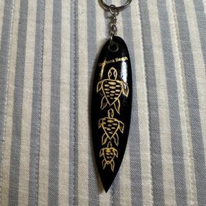 Daytona Beach Surfboard Keychain Black Sea Turtle Carved Souvenir Florida